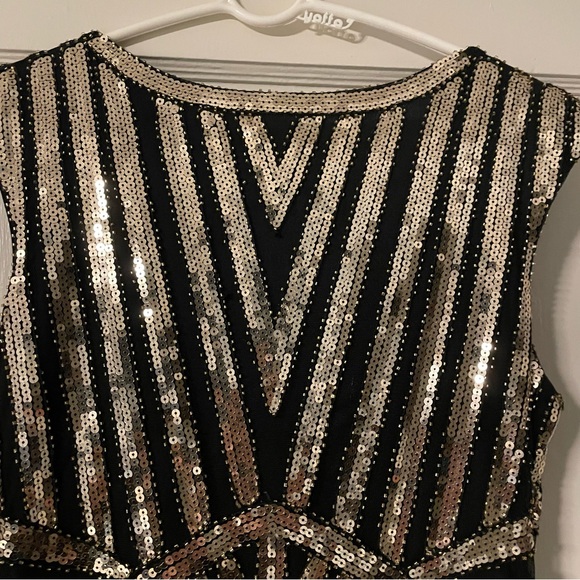 Gold and Black sequin gown - Picture 4 of 6